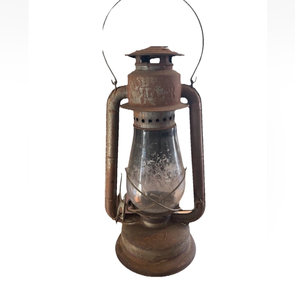 Vintage 40’s SMP Beacon barn Railroad lantern (K)